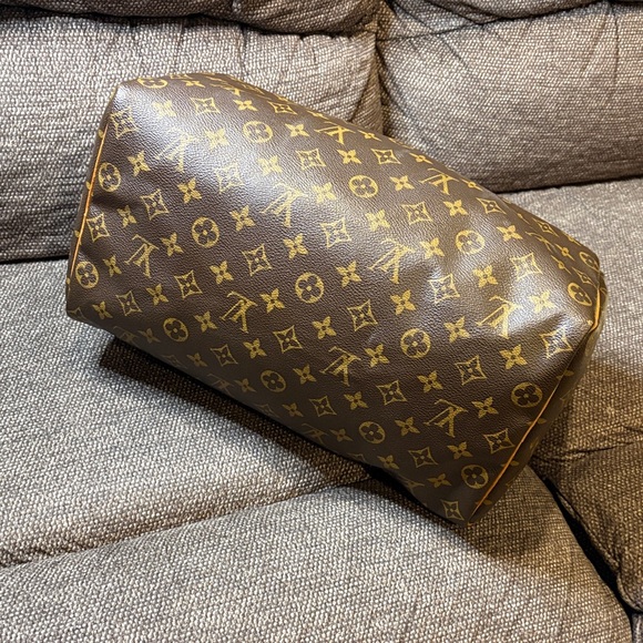 Louis Vuitton Speedy 35 Monogram Bag - Picture 7 of 16